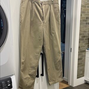 Dockers Men's Khaki Chinos